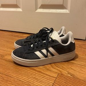 Size 7 adidas grand court alpha wore maybe 2 x